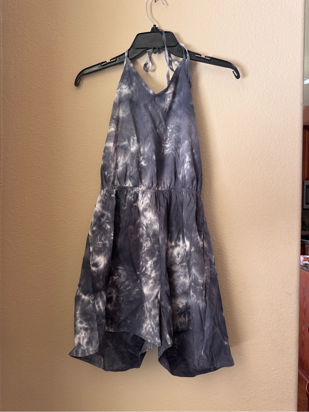 NWT Cupshe Tie-Dye Halter V-Neck Romper - Picture 3 of 4